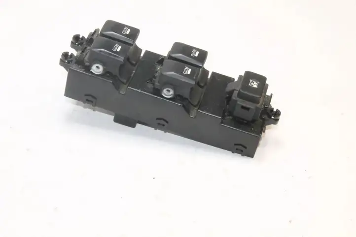 Kia Ceed (2012 - 2015) 93570A2900 Кнопка стеклоподъемников — фото 12