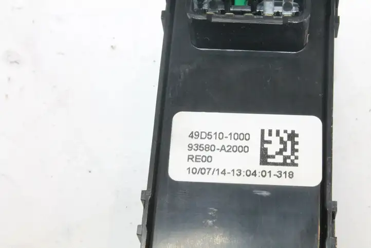 Kia Ceed (2012 - 2015) 93580A2000 Кнопка фаркопа в багажнике — фото 2