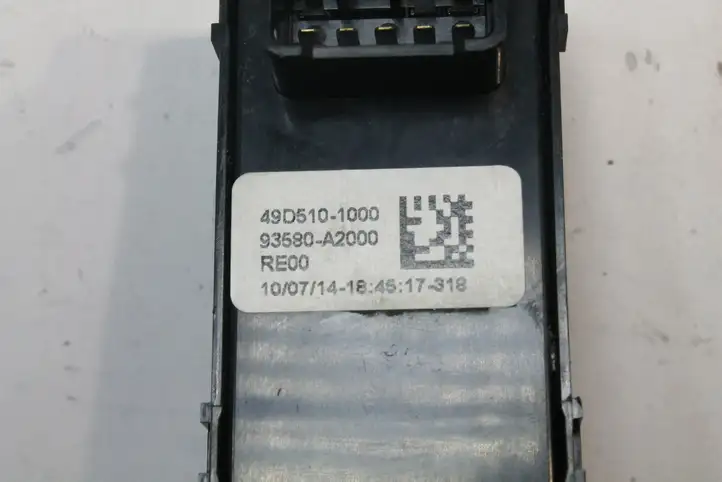 Kia Ceed (2012 - 2015) 93580A2000 Кнопка фаркопа в багажнике — фото 2