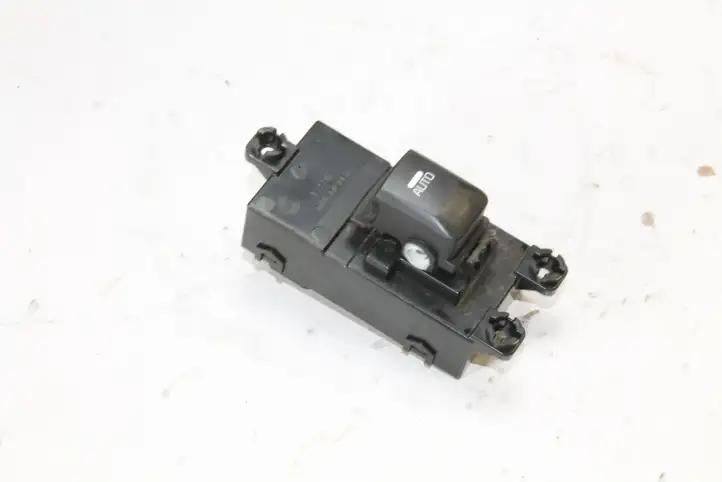 Kia Ceed (2012 - 2015) 93580A2000 Кнопка фаркопа в багажнике — фото 5