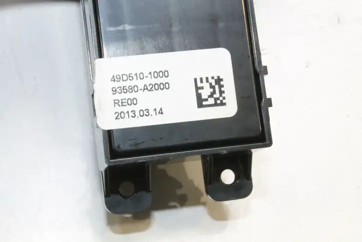 Kia Ceed (2012 - 2015) 93580A2000 Кнопка фаркопа в багажнике — фото 4