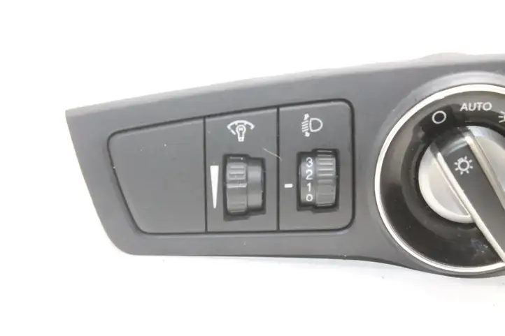 Hyundai i40 (2011 - ) 933003Z950 Включатель фонарей — фото 2