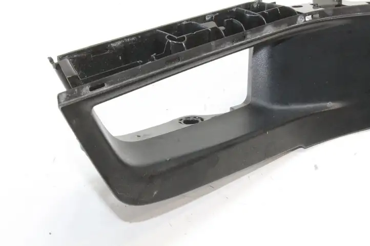 Ford Fiesta (2013 - 2017) F1ET14A132EB Кнопка фаркопа в багажнике — фото 2