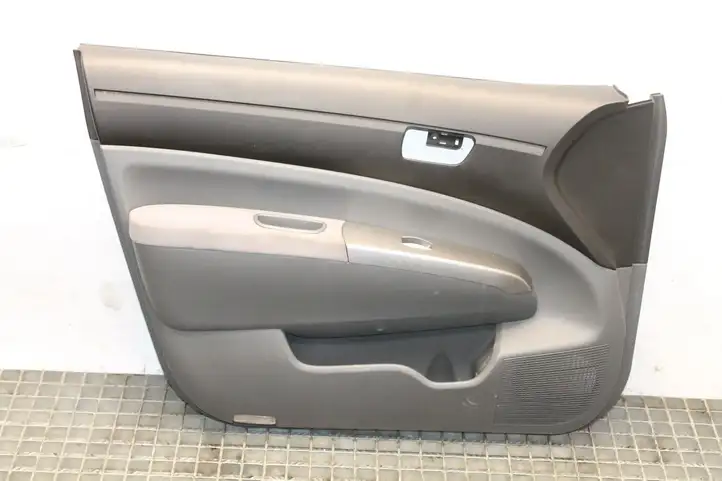 Toyota Prius (NHW20) (2003 - 2009) Обшивка передней двери — фото 1