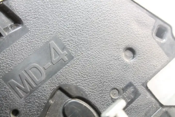 Toyota Prius (NHW20) (2003 - 2009) Замок задней двери — фото 4