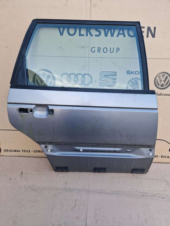 333833052A Volkswagen PASSAT B3 Galinės durys