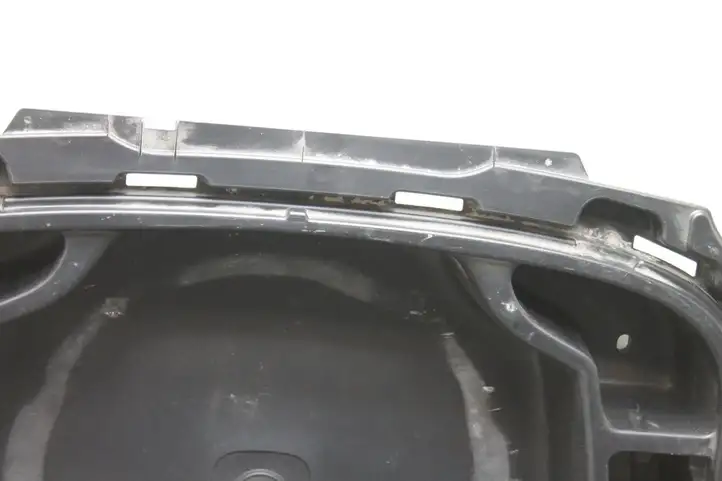 Volvo C70 (2009 - 2013) Обшивка ниши запасного колеса — фото 3