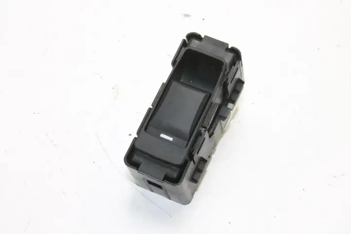 Chrysler 300 - 300C (2005 - 2011) 04602787AAA Кнопка фаркопа в багажнике — фото 1