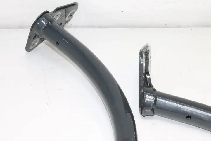 Audi A5 (2007 - 2011)  8T0827302B Петля (петли) задней крышки