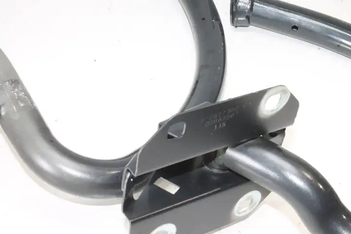 Audi A5 (2007 - 2011)  8T0827302B Петля (петли) задней крышки