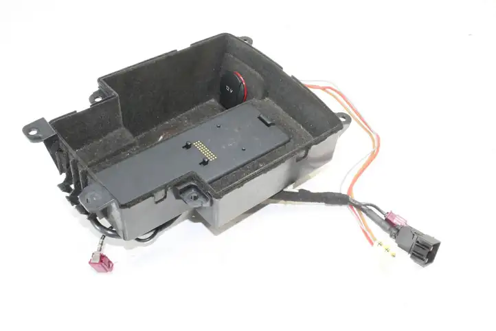 Audi A4 S4 B8 8K (2007 - 2011) 8K0864981F Вещевой ящик — фото 1