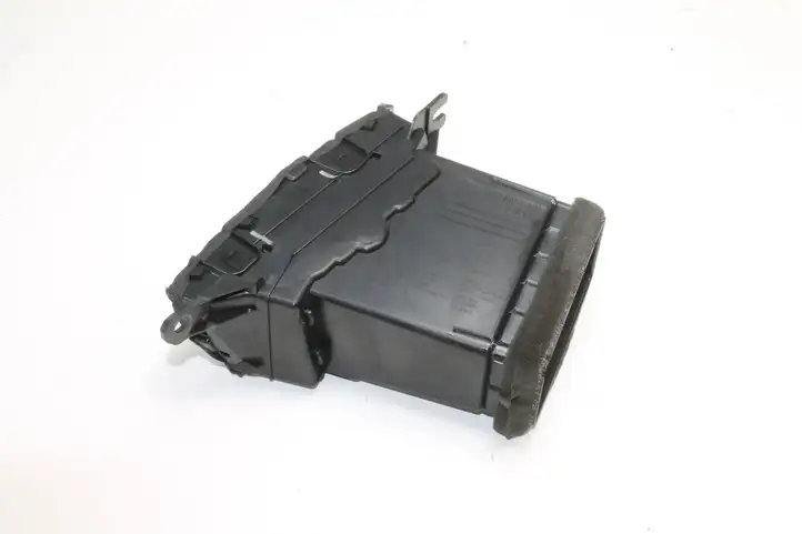 Nissan 370Z (2008 - 2014) 687511EA0A Воздушная решетка панели — фото 2
