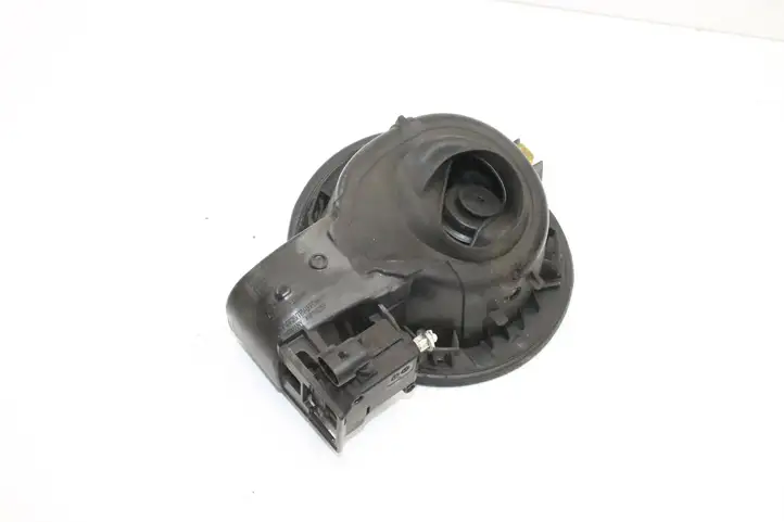 Opel Astra J (2009 - 2012) 13281387 Отделка лючка топливного бака — фото 3
