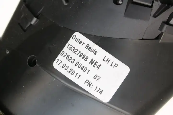Opel Astra J (2009 - 2012) 13327998 Воздушная решетка панели — фото 4