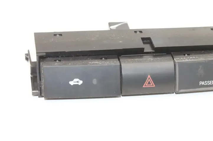 Toyota Corolla Verso E121 (2004 - 2007)  153965 Включатель аварийных фонарей