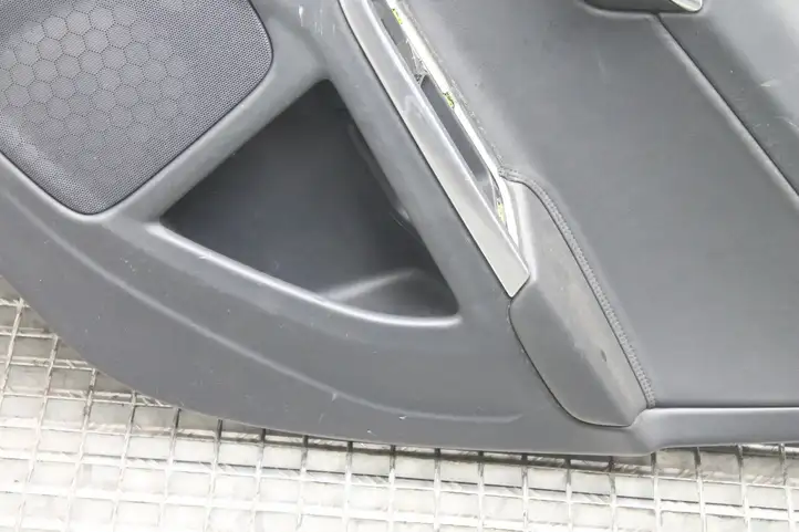 Volvo V60 (2013 - 2018) 8686855 Обшивка задней двери — фото 5