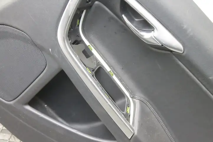 Volvo V60 (2013 - 2018) 8686855 Обшивка задней двери — фото 7