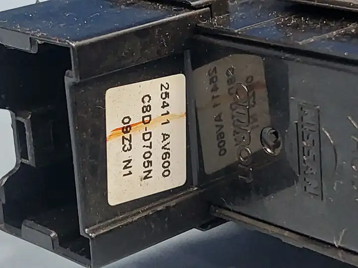 Nissan Primera (2001 - 2008) 25411AV600 Блок кнопок стеклоподъемников — фото 4
