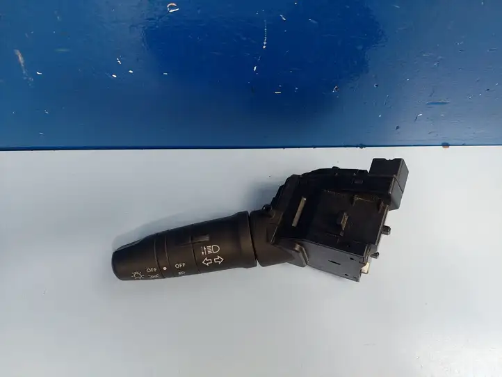 Nissan Primera (2001 - 2008)  25540AV600 Подрулевой переключатель