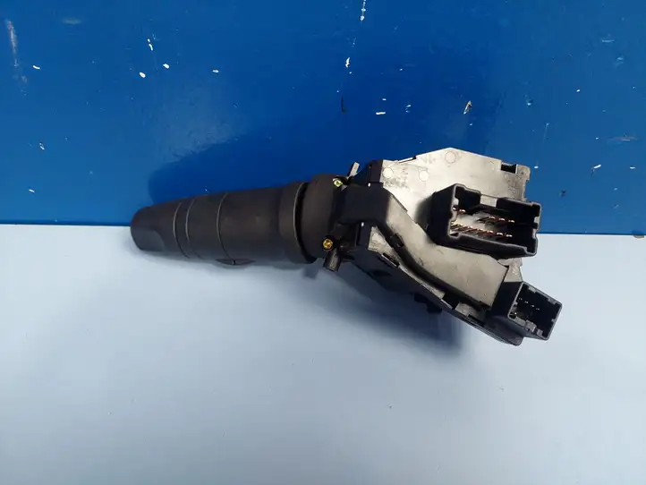 Nissan Primera (2001 - 2008)  25540AV600 Подрулевой переключатель