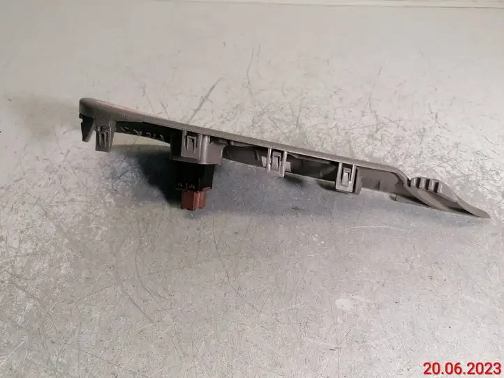 Citroen Xsara Picasso (1999 - 2012)  9631315677 Отделочный щит панели (боковой)