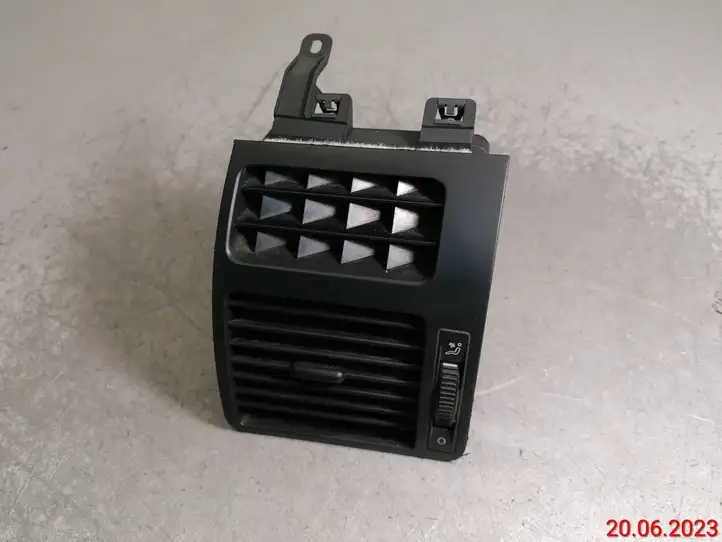 Volkswagen Touran I (2003 - 2010) 1T0819703A Центральный воздушный дефлектор — фото 5
