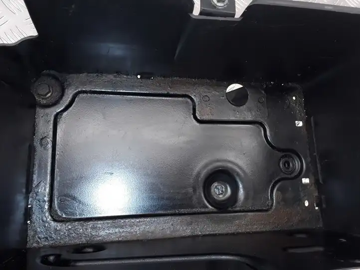 Fiat Croma (2005 - 2011) B576 Ящик аккумулятора — фото 8
