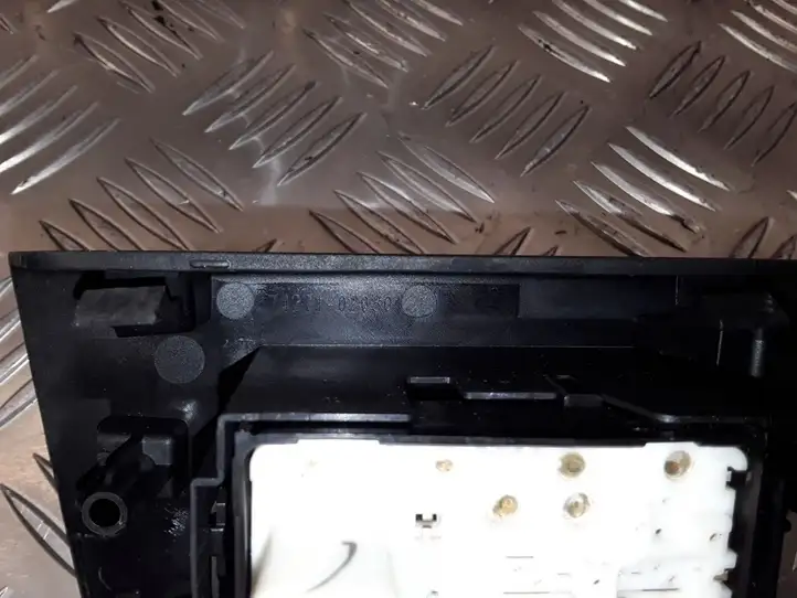 Toyota Auris E180 (2012 - 2018) 7427102630 Блок кнопок стеклоподъемников — фото 5