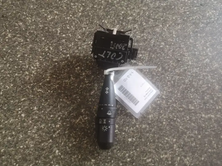 Mitsubishi Colt (2004 - 2008) Подрулевой переключатель — фото 2