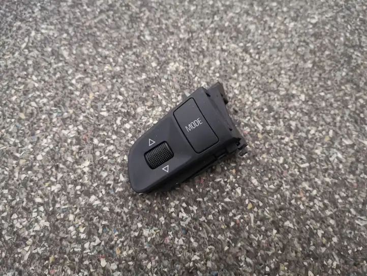 Audi A6 S6 C6 4F (2004 - 2008) 4F0951527 Кнопки на рулевом колесе — фото 1