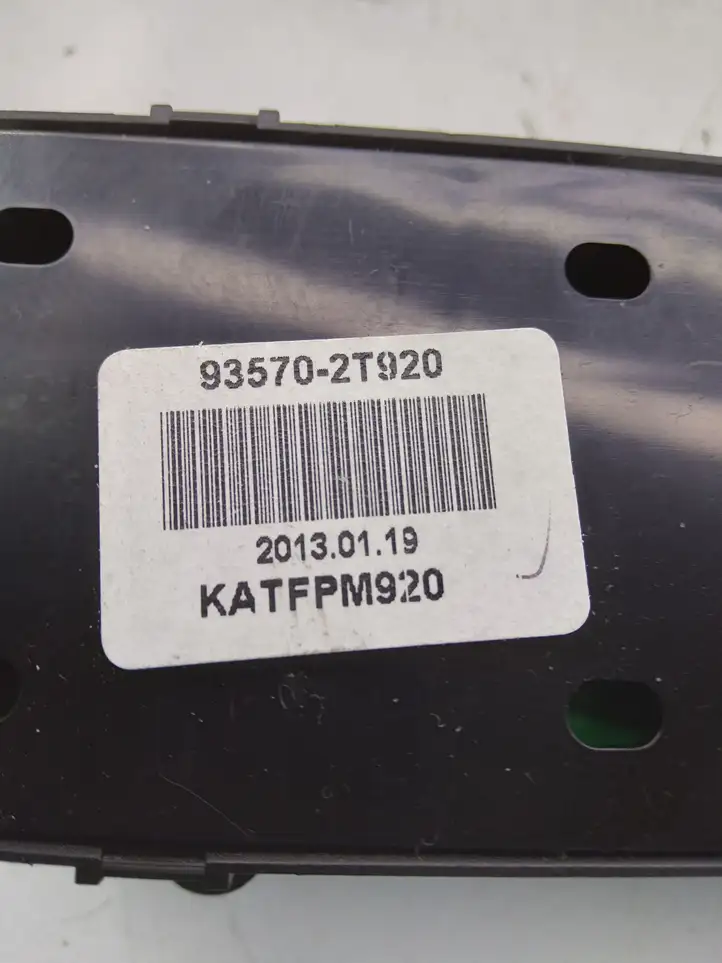 Kia Optima (2010 - 2013) 935702T920 Кнопка стеклоподъемников — фото 4