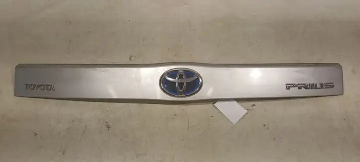 Toyota Prius (XW30) (2009 - 2015) 7680147070 Обшивка багажника — фото 1