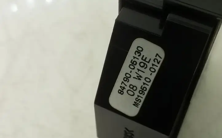 Toyota Avensis T250 (2006 - 2009) 8479005130 Кнопка обогрева стекла — фото 5