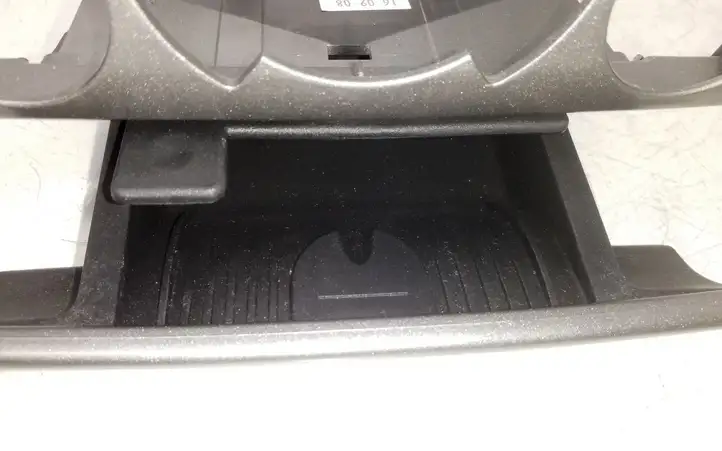 Peugeot 308 (2007 - 2013) 9658691077 Передняя пепельница — фото 5