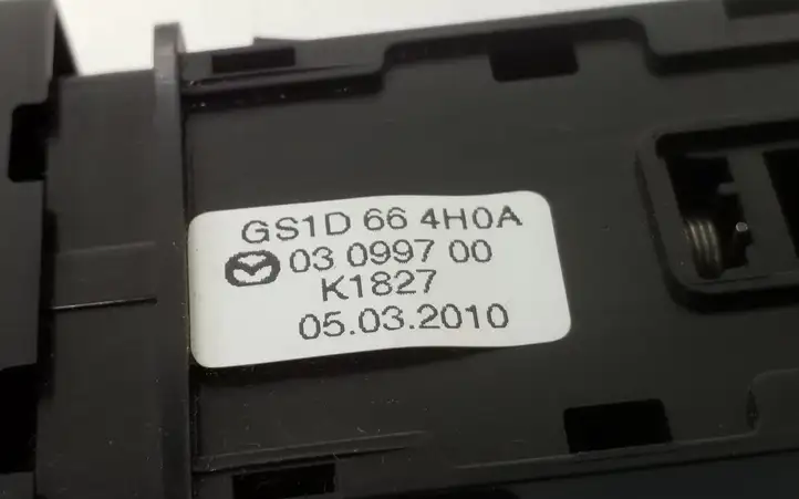 Mazda 6 (2009 - 2012) GS1D664H0A Включатель аварийных фонарей — фото 4