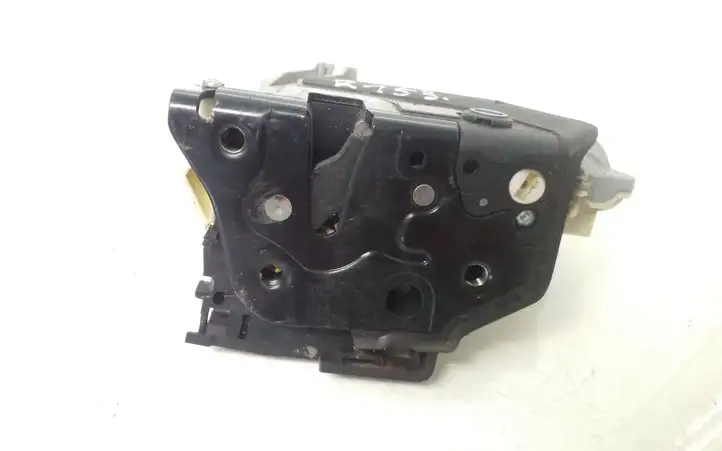 Volkswagen PASSAT B6 (2005 - 2010) 3C4839016A Замок задней двери — фото 2