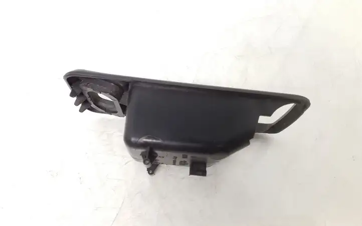 Ford Focus (2008 - 2011) 3M51226A37AFW Прочая отделка задней двери — фото 3
