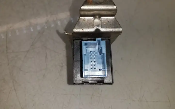 Opel Combo (2011 - 2017)  A89001700 Другое реле