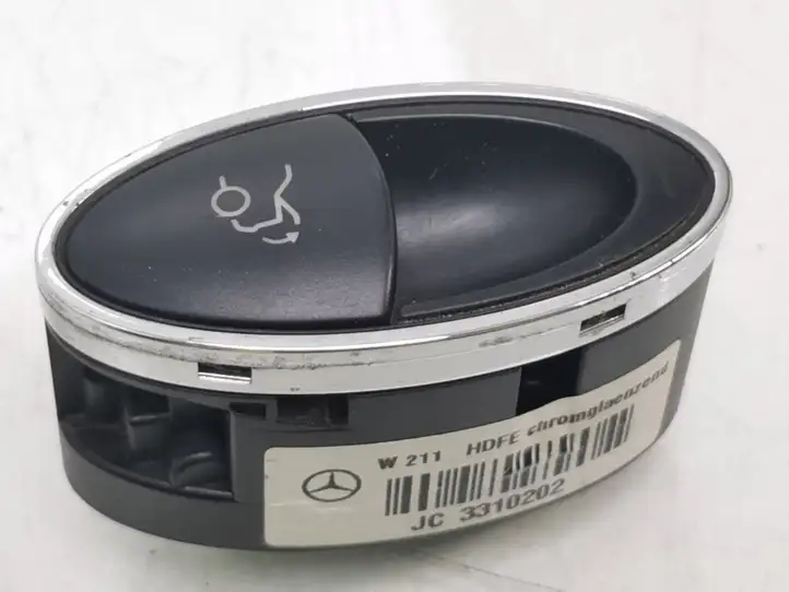 Mercedes-Benz E W211 (2002 - 2009) A2118211151 Кнопка закрытия крышки багажника — фото 6