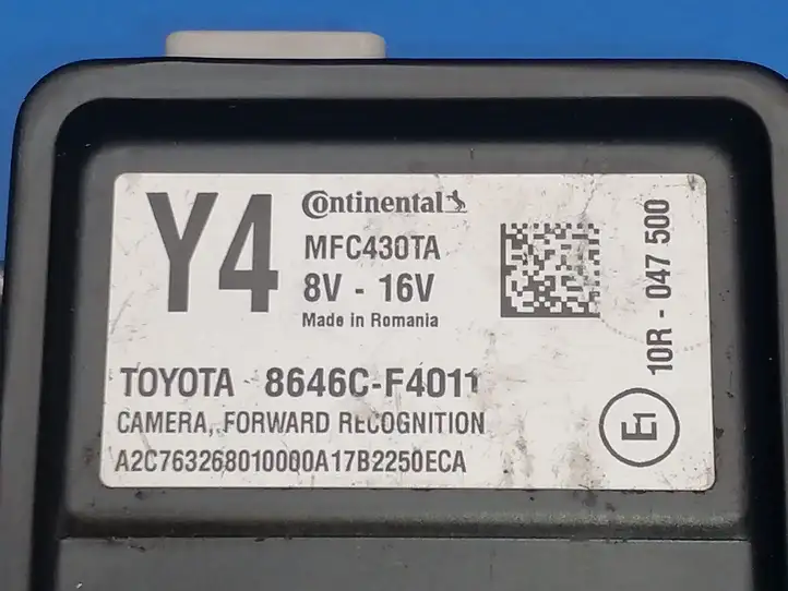 Toyota C-HR I (2016 - 2022) 8646cf4011 Камера в лобовом стекле — фото 8
