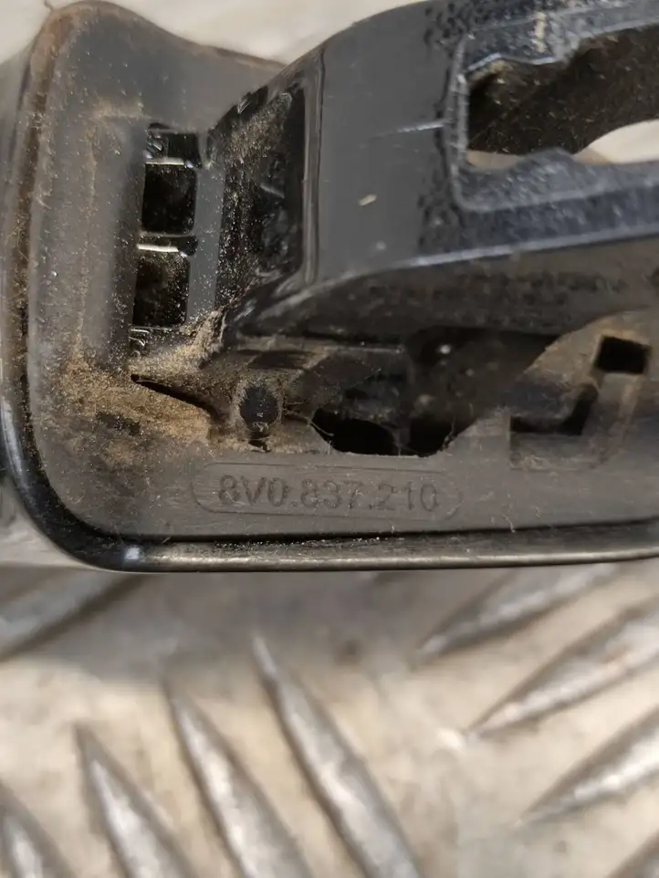 Audi A3/S3 8V (2016 - 2020) 8V0837206A Наружная ручка двери — фото 4