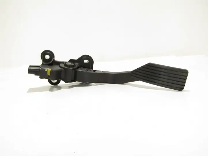 Mitsubishi Outlander (2007 - 2012) Педаль акселератора — фото 4