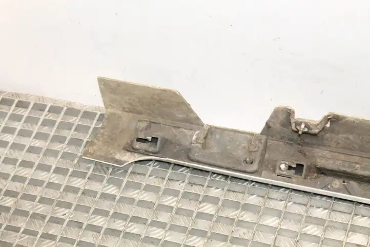 Ford Fiesta (2013 - 2017) Порог кузова — фото 10