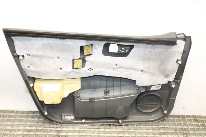 Toyota Prius (NHW20) (2003 - 2009) Обшивка передней двери — фото 2