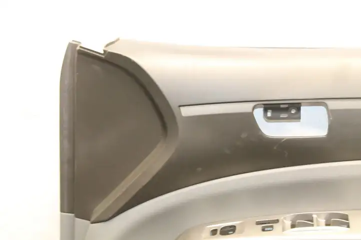 Toyota Prius (NHW20) (2003 - 2009) Обшивка передней двери — фото 4