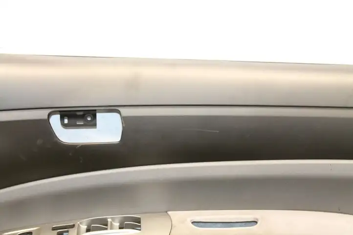 Toyota Prius (NHW20) (2003 - 2009) Обшивка передней двери — фото 5