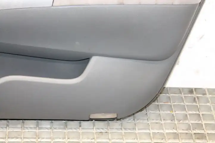 Toyota Prius (NHW20) (2003 - 2009) Обшивка передней двери — фото 11