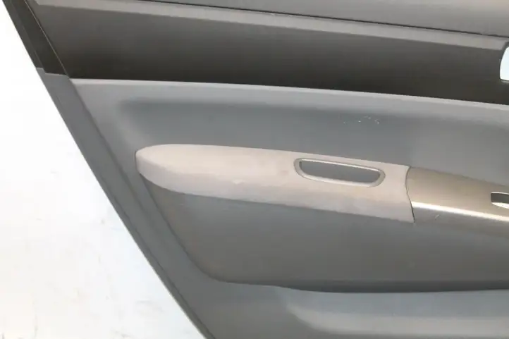 Toyota Prius (NHW20) (2003 - 2009) Обшивка задней двери — фото 7