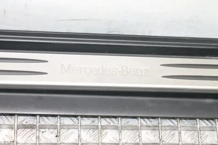 Mercedes-Benz SLK R171 (2005 - 2011) 1716800235 Отделка переднего порога — фото 3