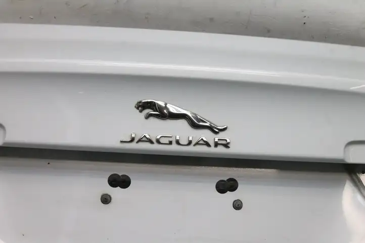 Jaguar XE (2014 - 2019) Крышка багажника — фото 7